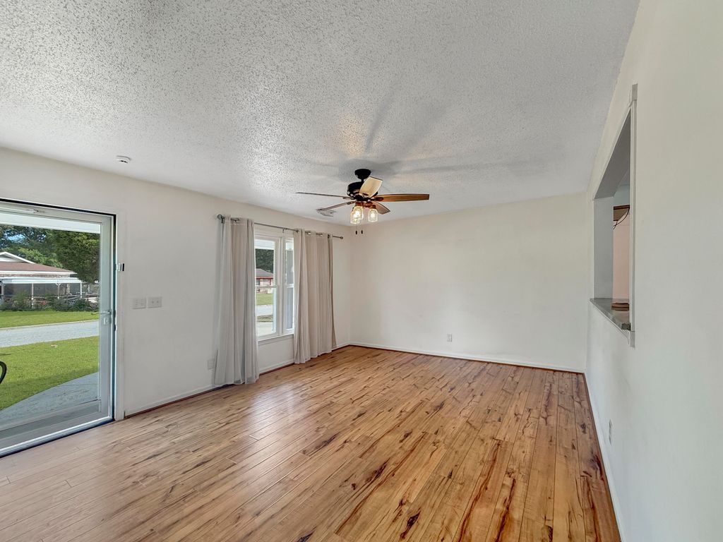 Photo of 135 Mulberry Drive, Summerville, SC 29486 (MLS # 26013515)