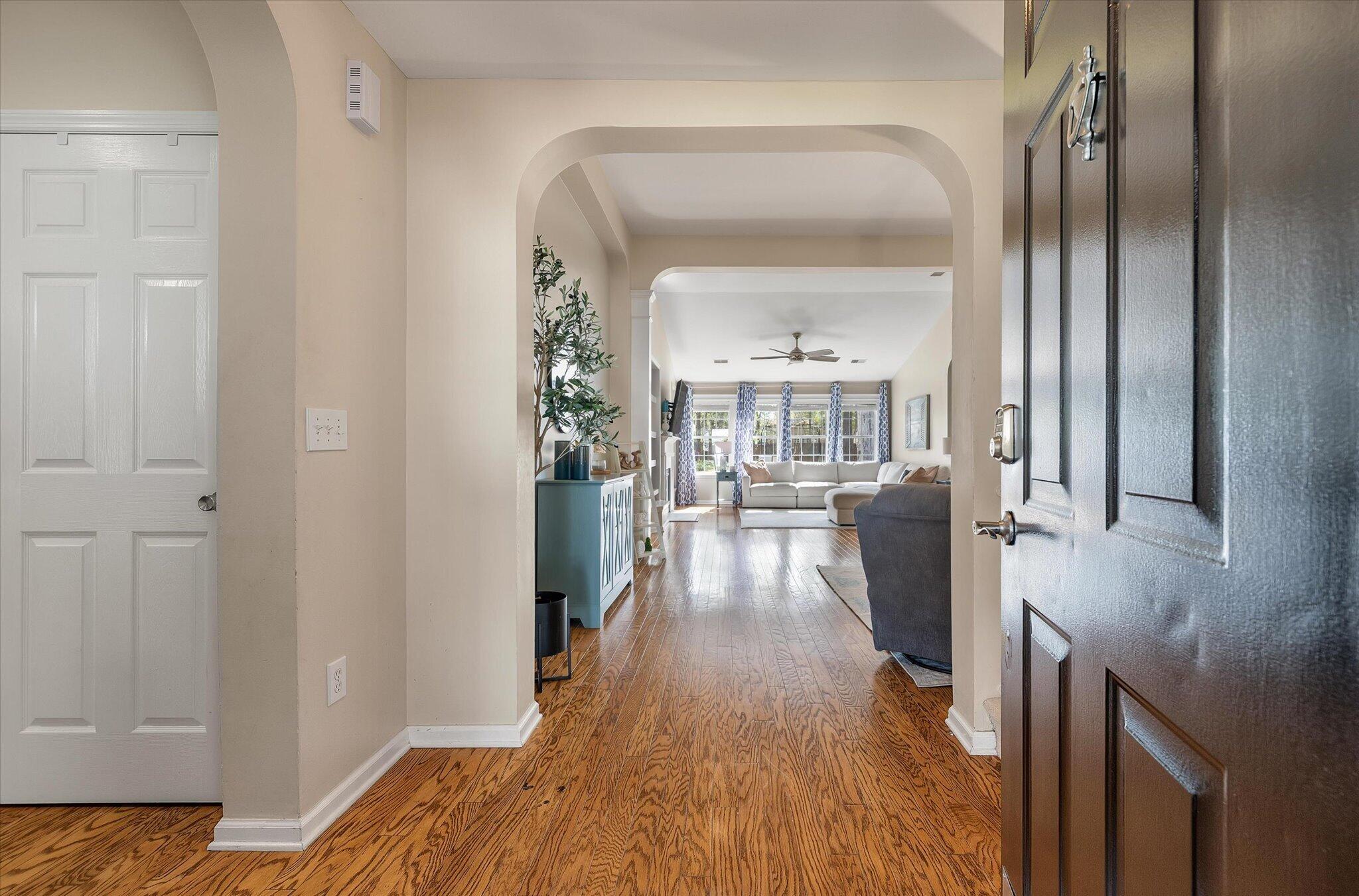 525 Pointe Of Oaks Road