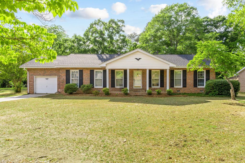Photo of 2753 Hillcrest Avenue, Orangeburg, SC 29118 (MLS # 26013097)