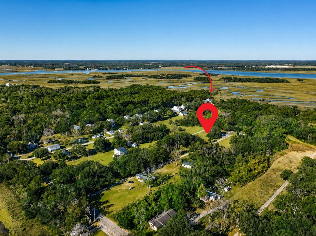 Photo of 2033 Holly Creek Road, Charleston, SC 29412 (MLS # 26019497)