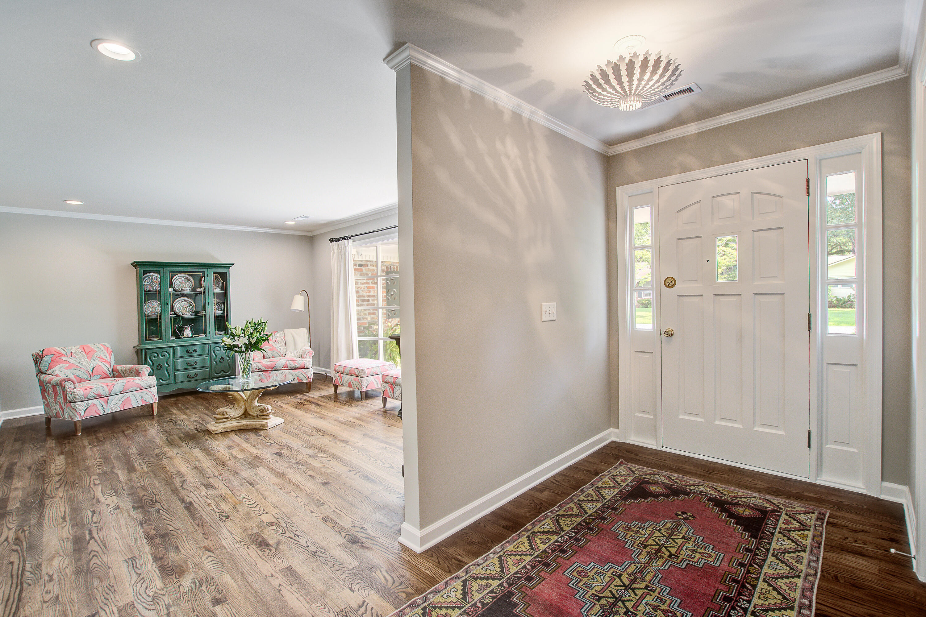 1833 Huntington Drive