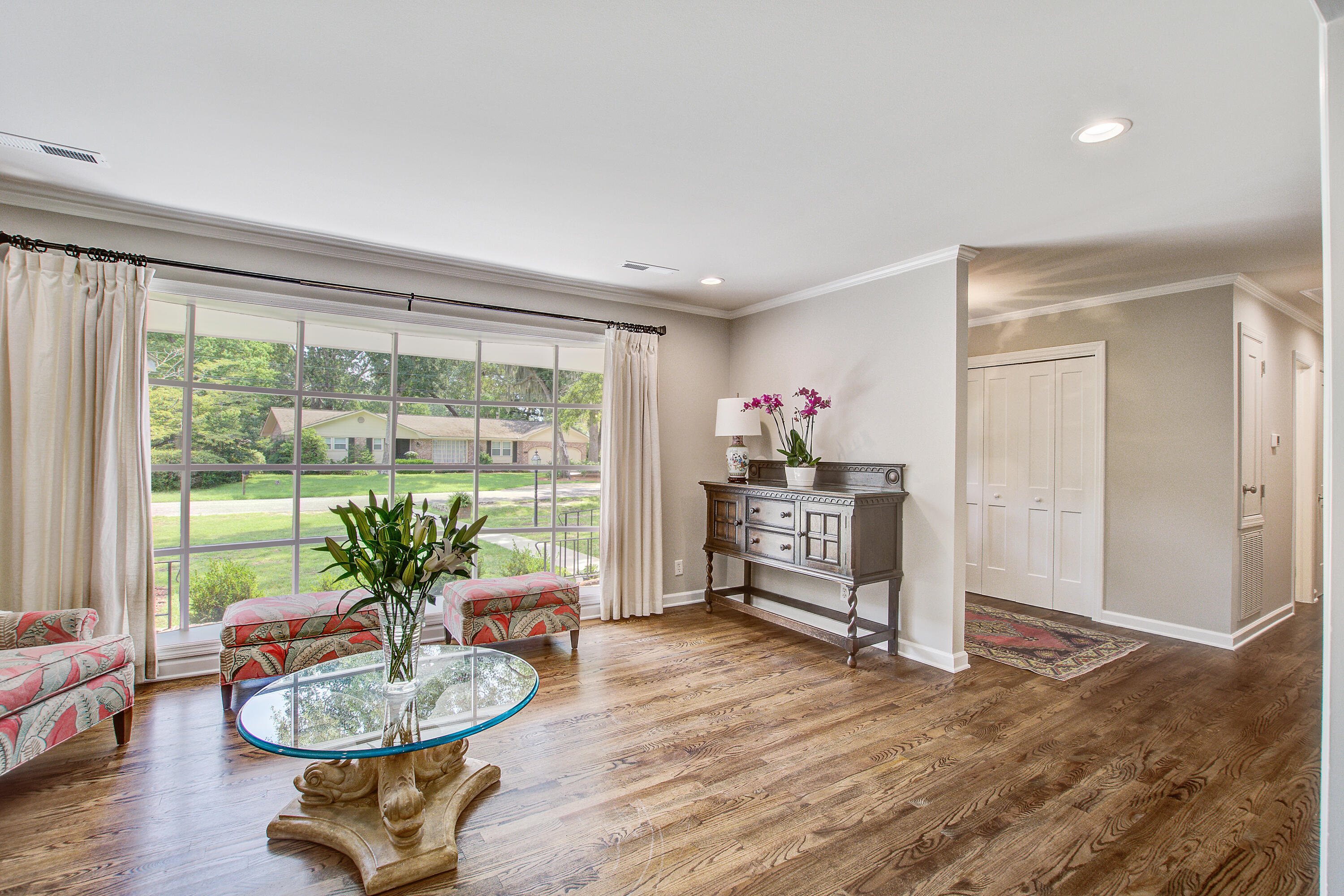 1833 Huntington Drive