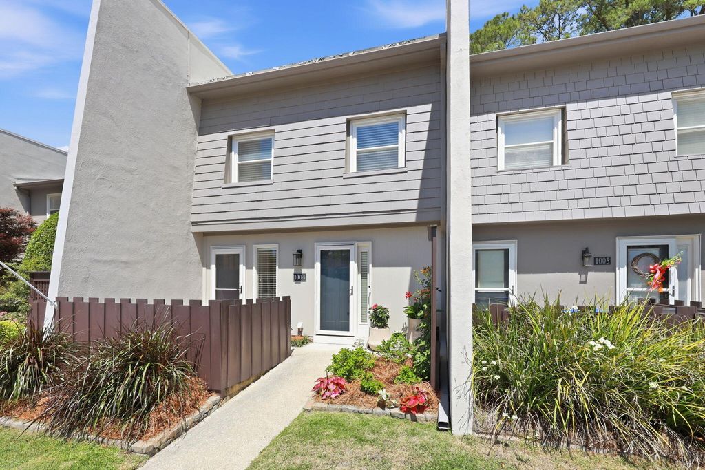 Photo of 1004 Ventura Place, Mount Pleasant, SC 29464 (MLS # 26013510)