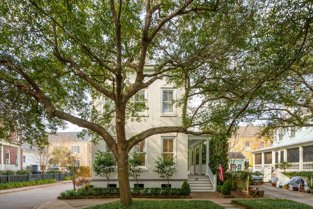 Photo of 45 Eastlake Road, Mount Pleasant, SC 29464 (MLS # 26003381)