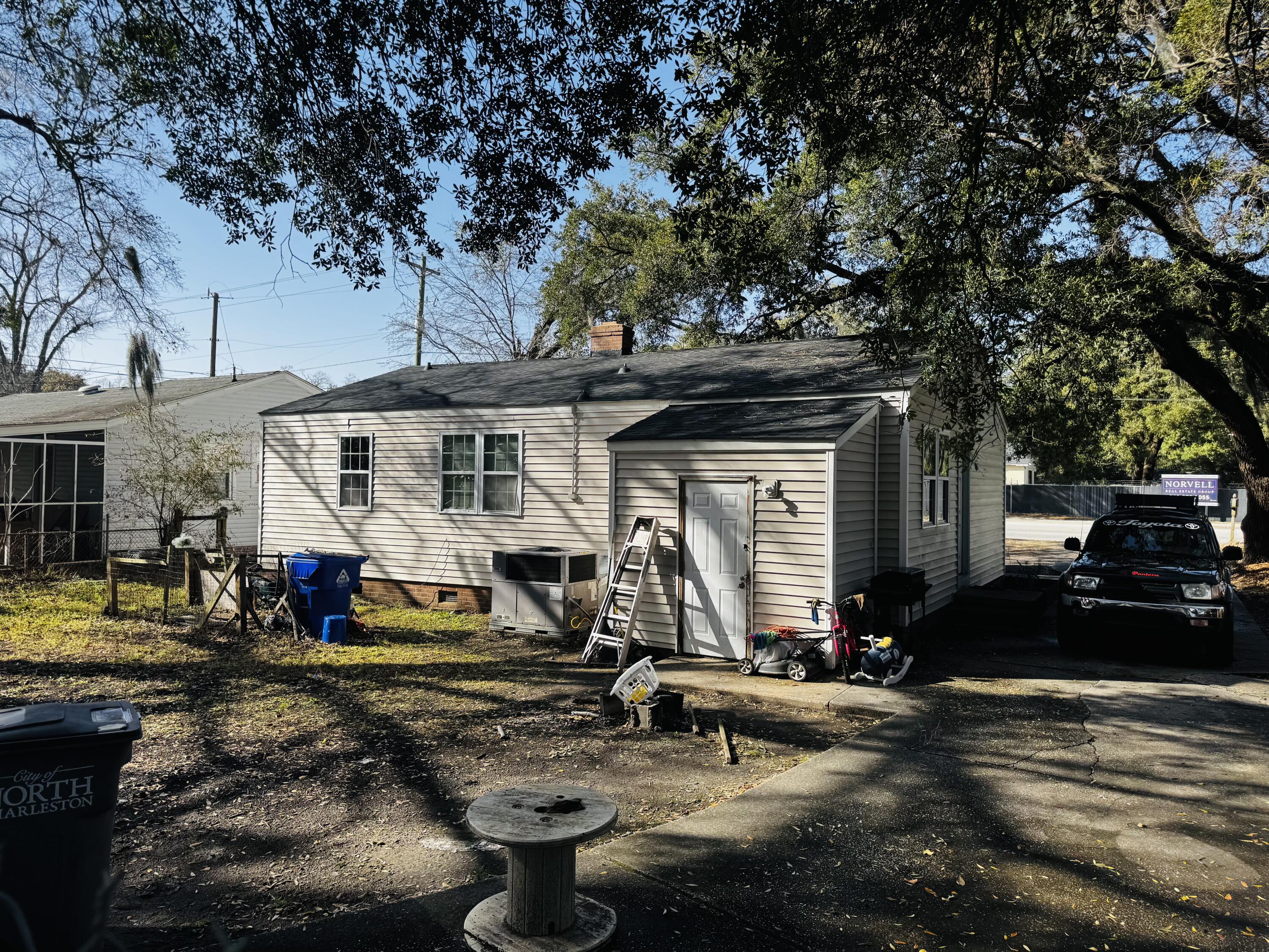 1255 Remount Road