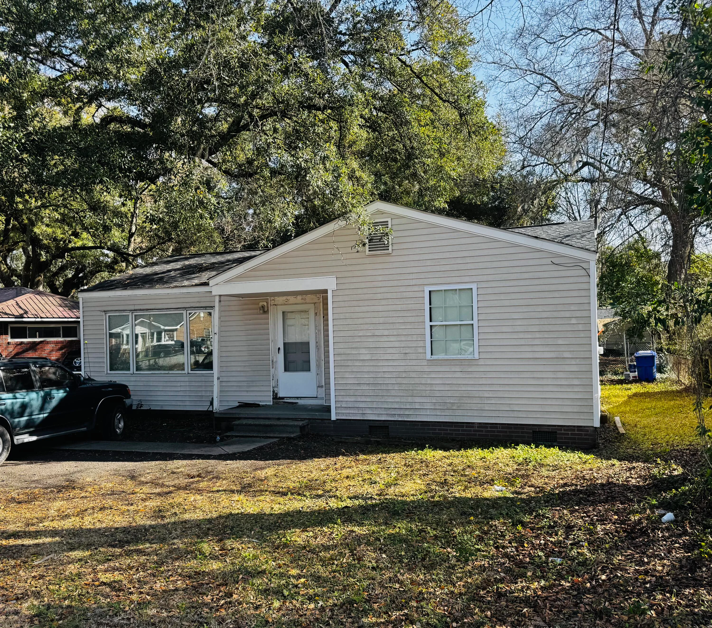 1255 Remount Road