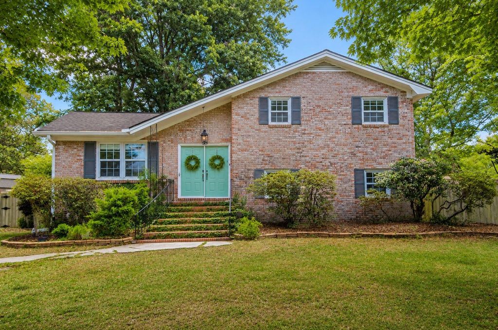 Photo of 663 Harbor View Road, Charleston, SC 29412 (MLS # 26014191)