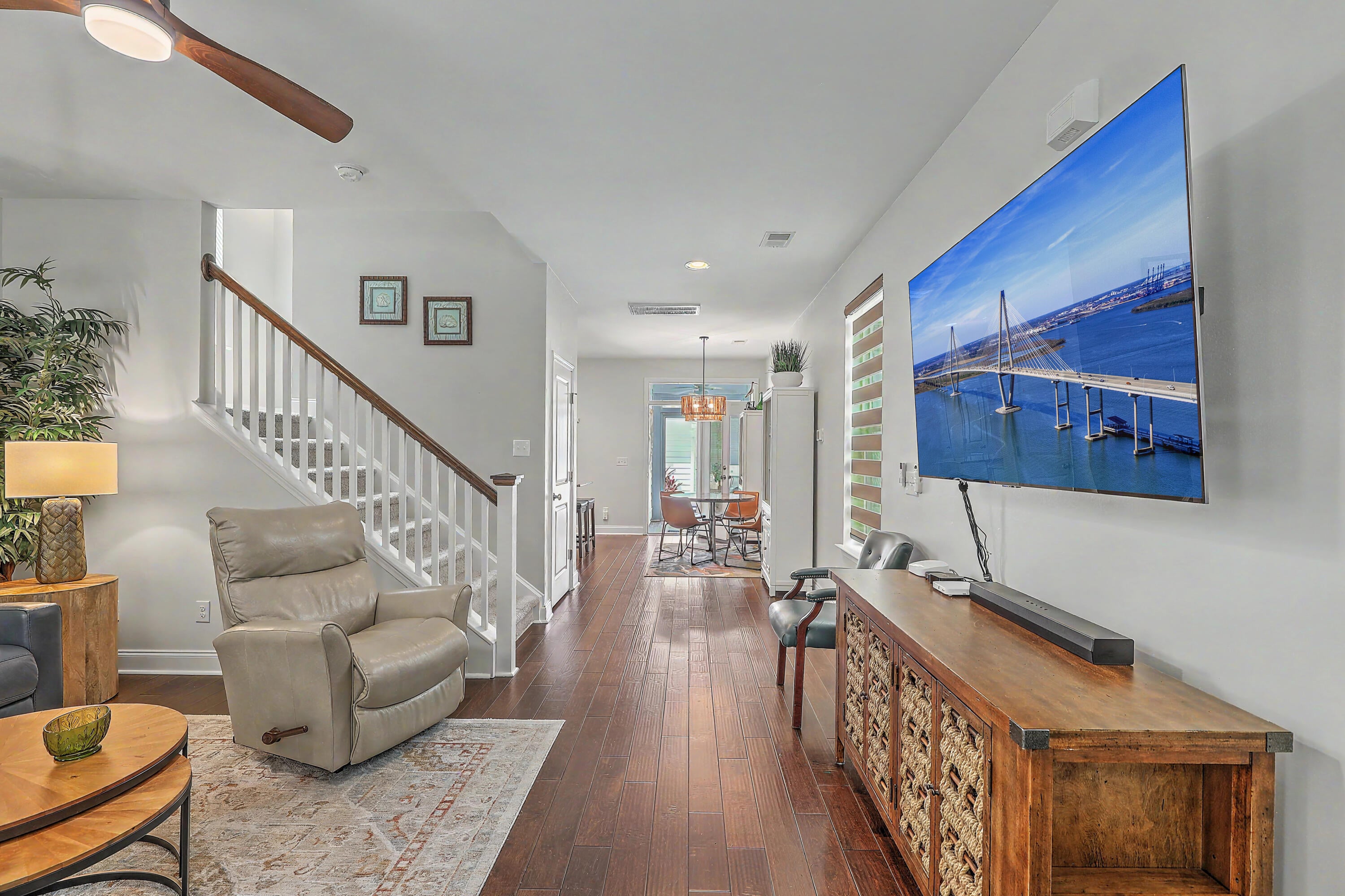 844 Rue Drive