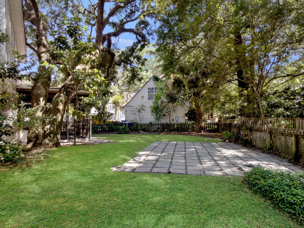 Photo of 1247 Center Lake Drive, Mount Pleasant, SC 29464 (MLS # 26014242)