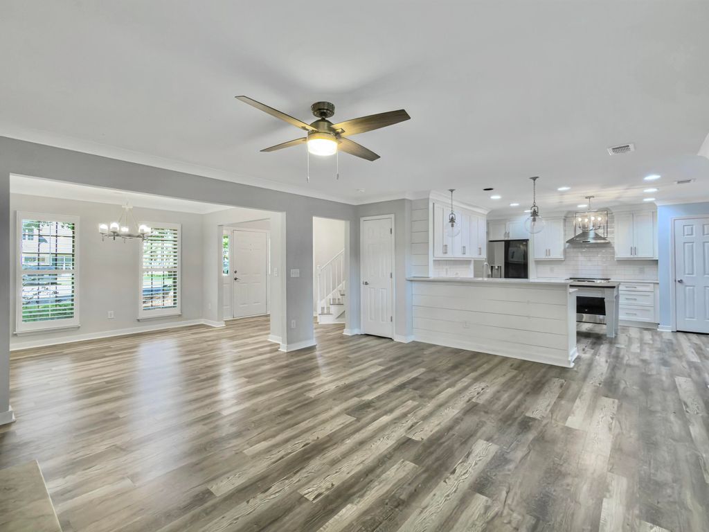 Photo of 1247 Center Lake Drive, Mount Pleasant, SC 29464 (MLS # 26014242)
