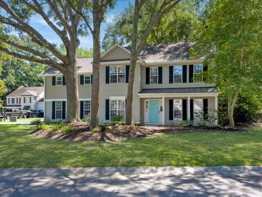 Photo of 1247 Center Lake Drive, Mount Pleasant, SC 29464 (MLS # 26014242)