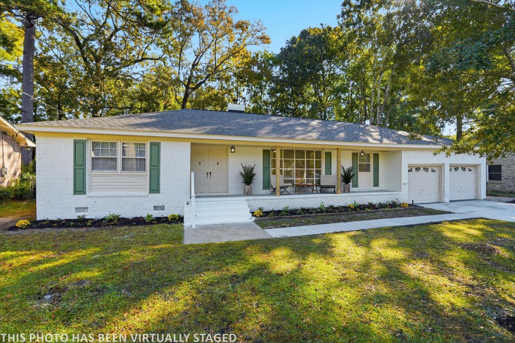 Photo of 746 Canary Drive, Charleston, SC 29414 (MLS # 26010421)