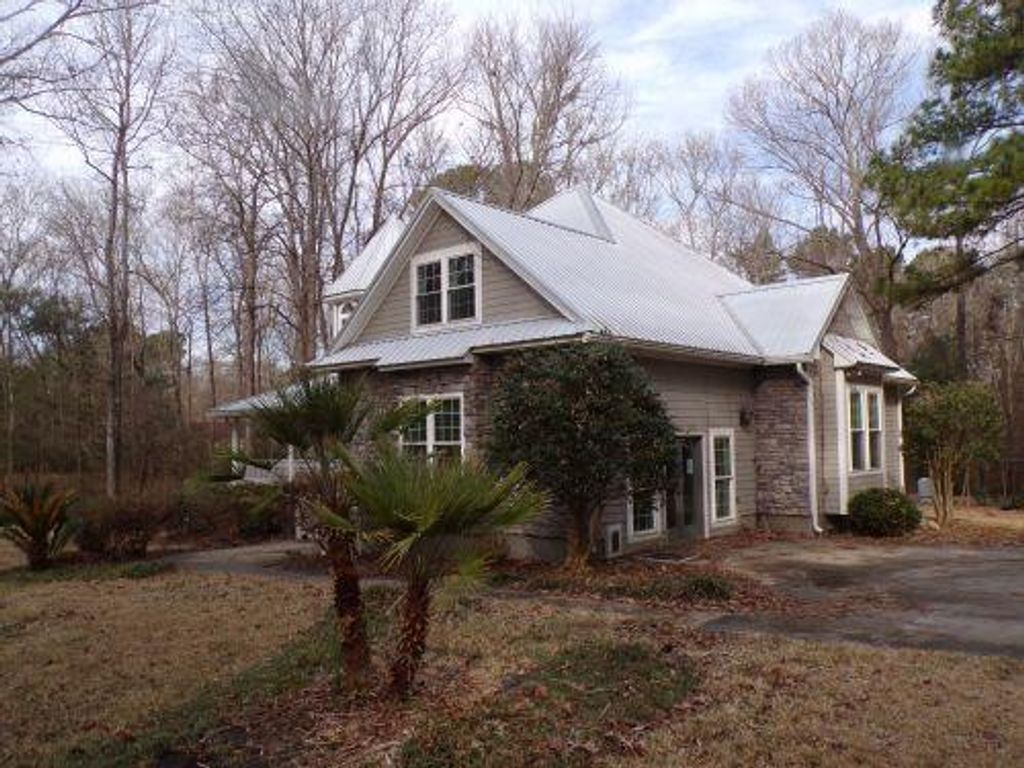 Photo of 301 Frys Way, Summerville, SC 29483 (MLS # 26005048)