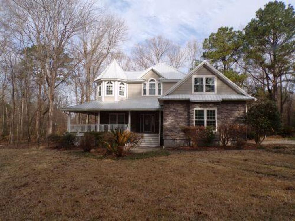 Photo of 301 Frys Way, Summerville, SC 29483 (MLS # 26005048)