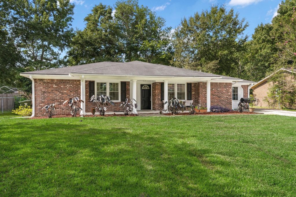 Photo of 24 Lighthouse Drive, Goose Creek, SC 29445 (MLS # 26008280)