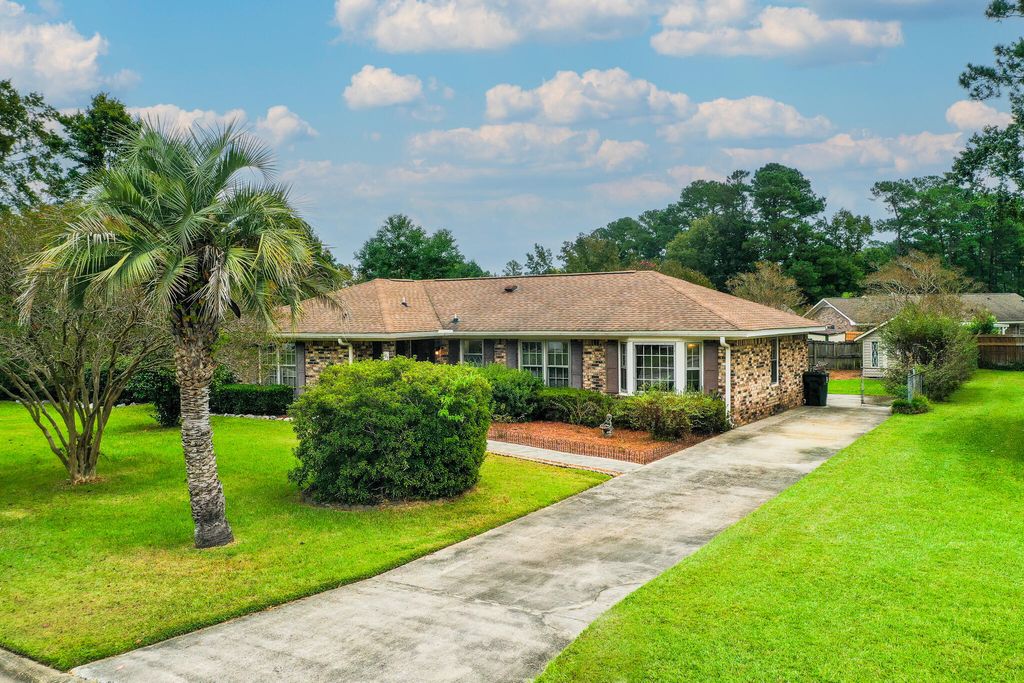 Photo of 103 Wappoolah Drive, Summerville, SC 29486 (MLS # 25026879)