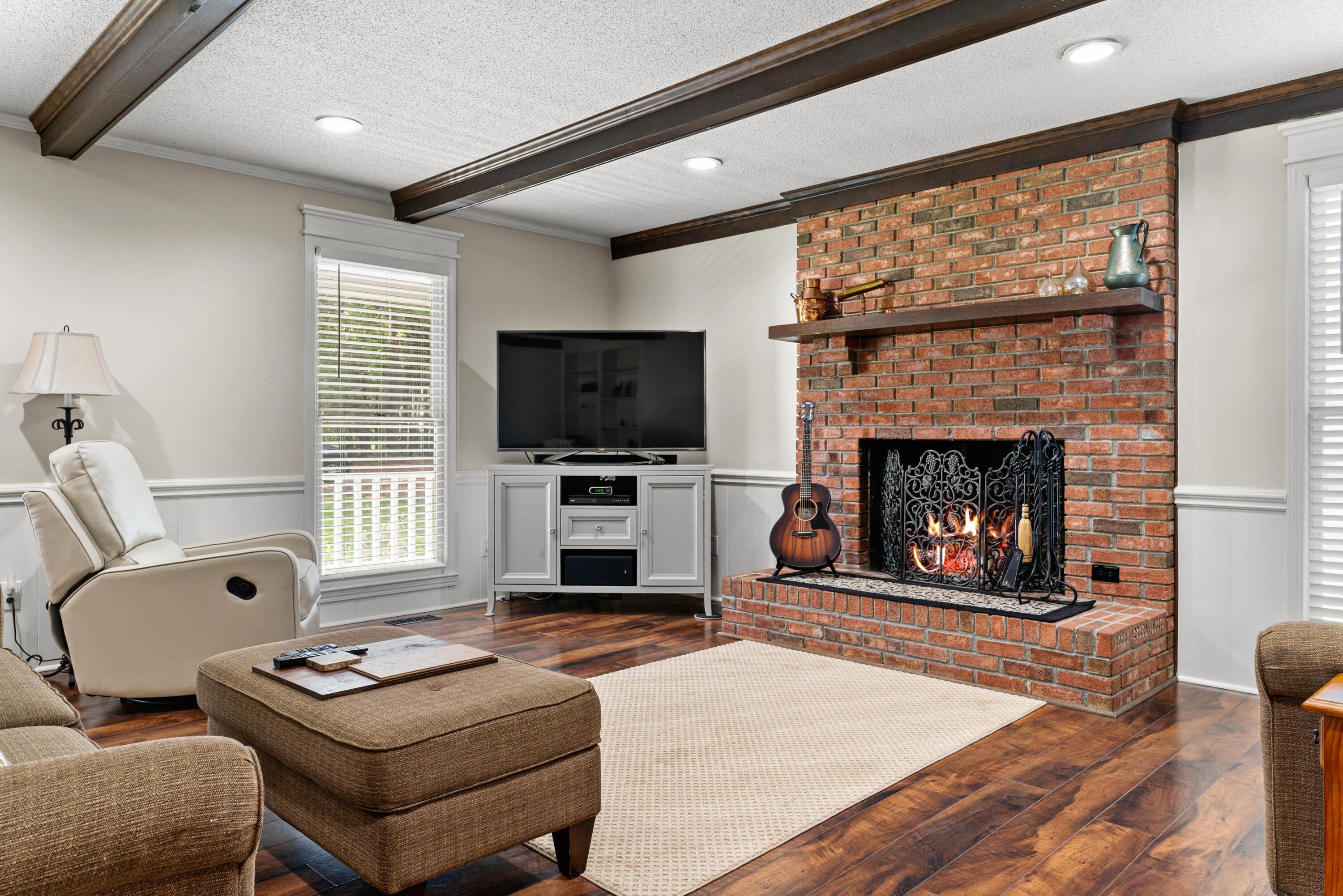 1251 Huntington Drive