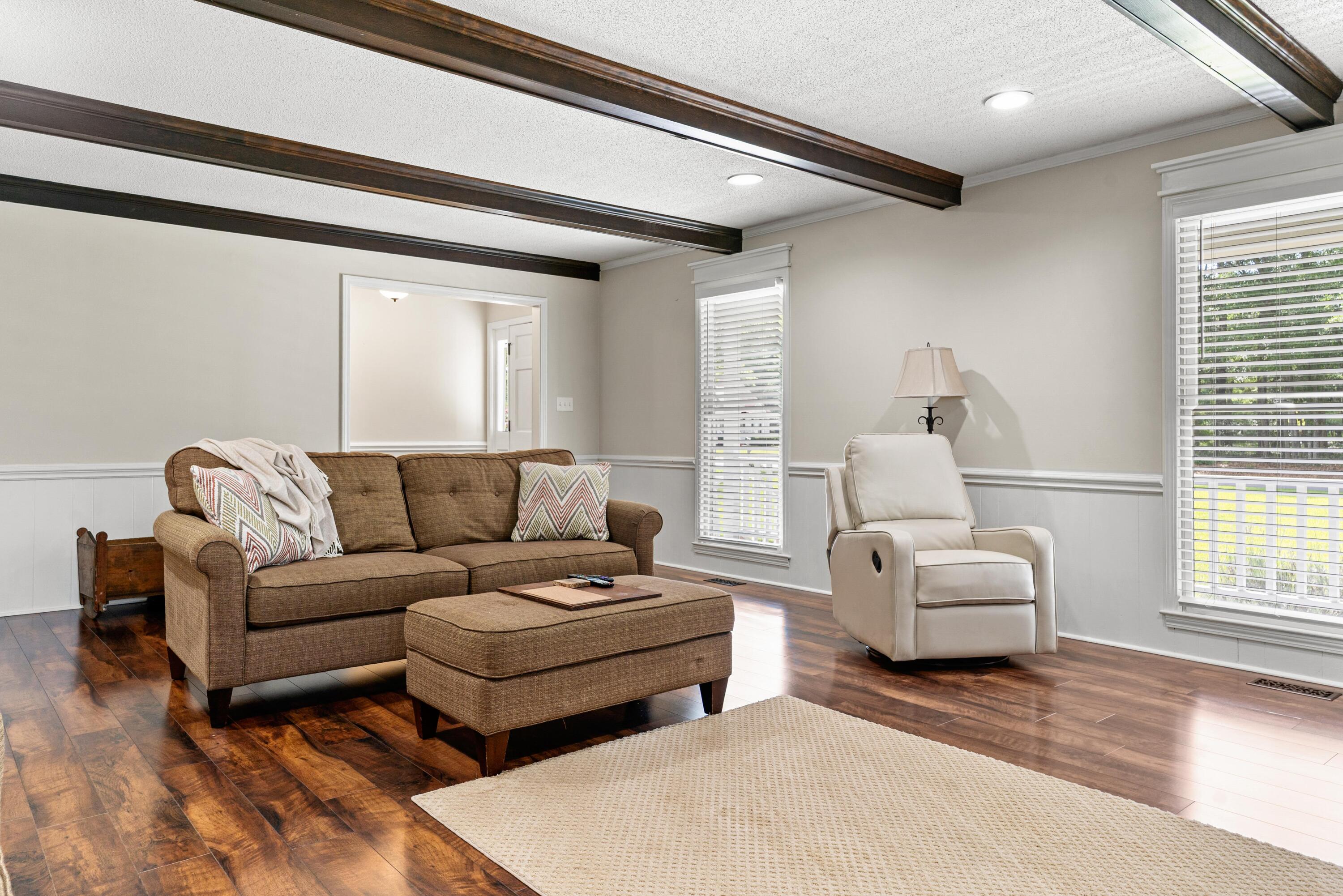 1251 Huntington Drive