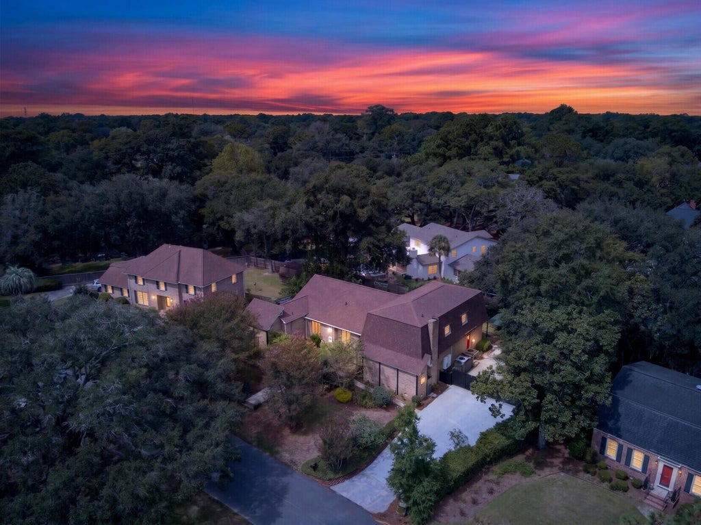 Photo of 18 Old English Drive, Charleston, SC 29407 (MLS # 26026733)