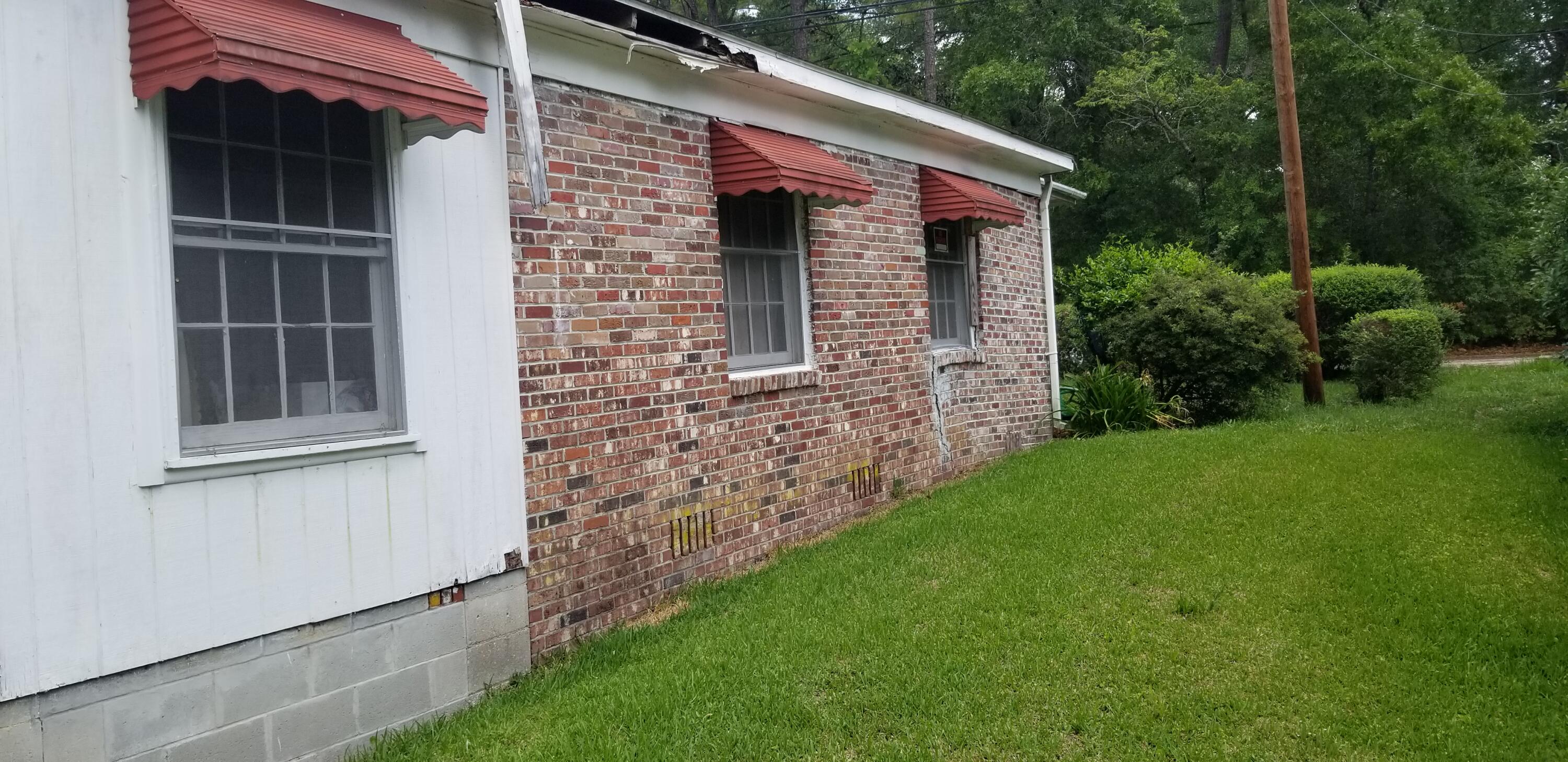215 Colleton Loop