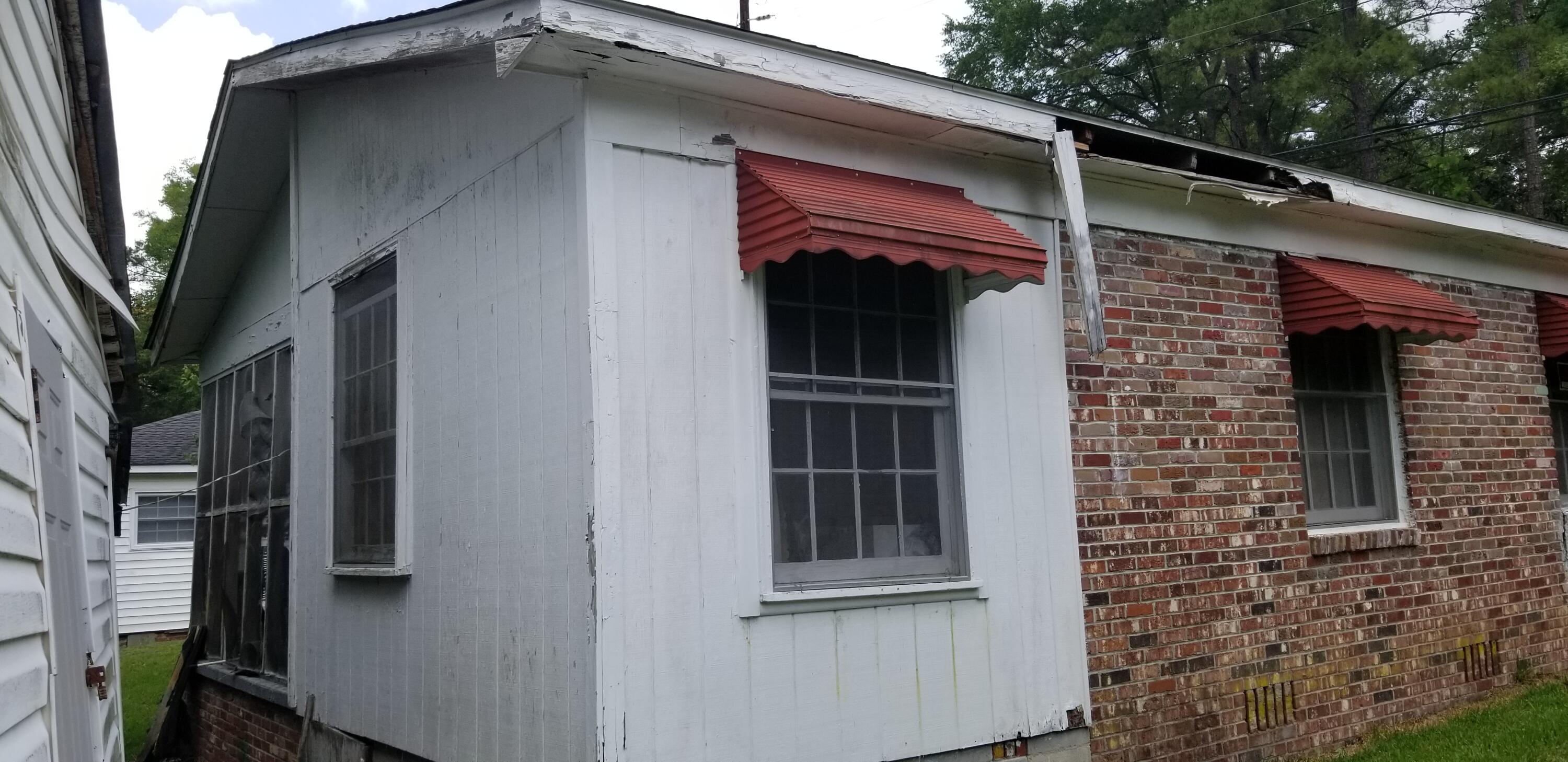215 Colleton Loop