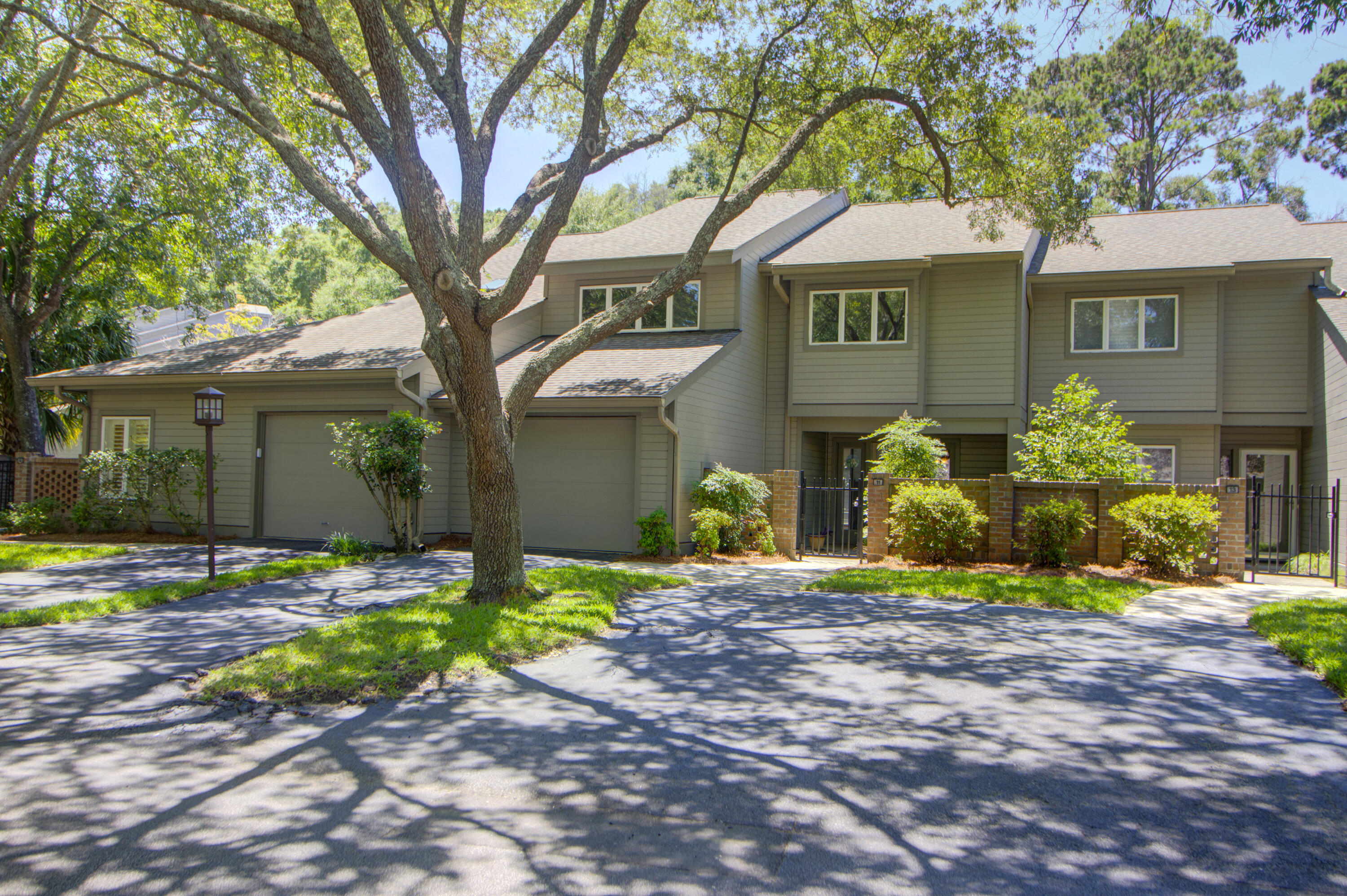 11 Wappoo Creek Place
