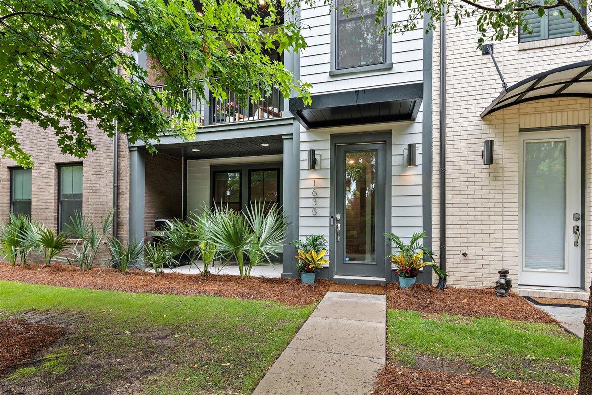 1635 Florentia Street M-3