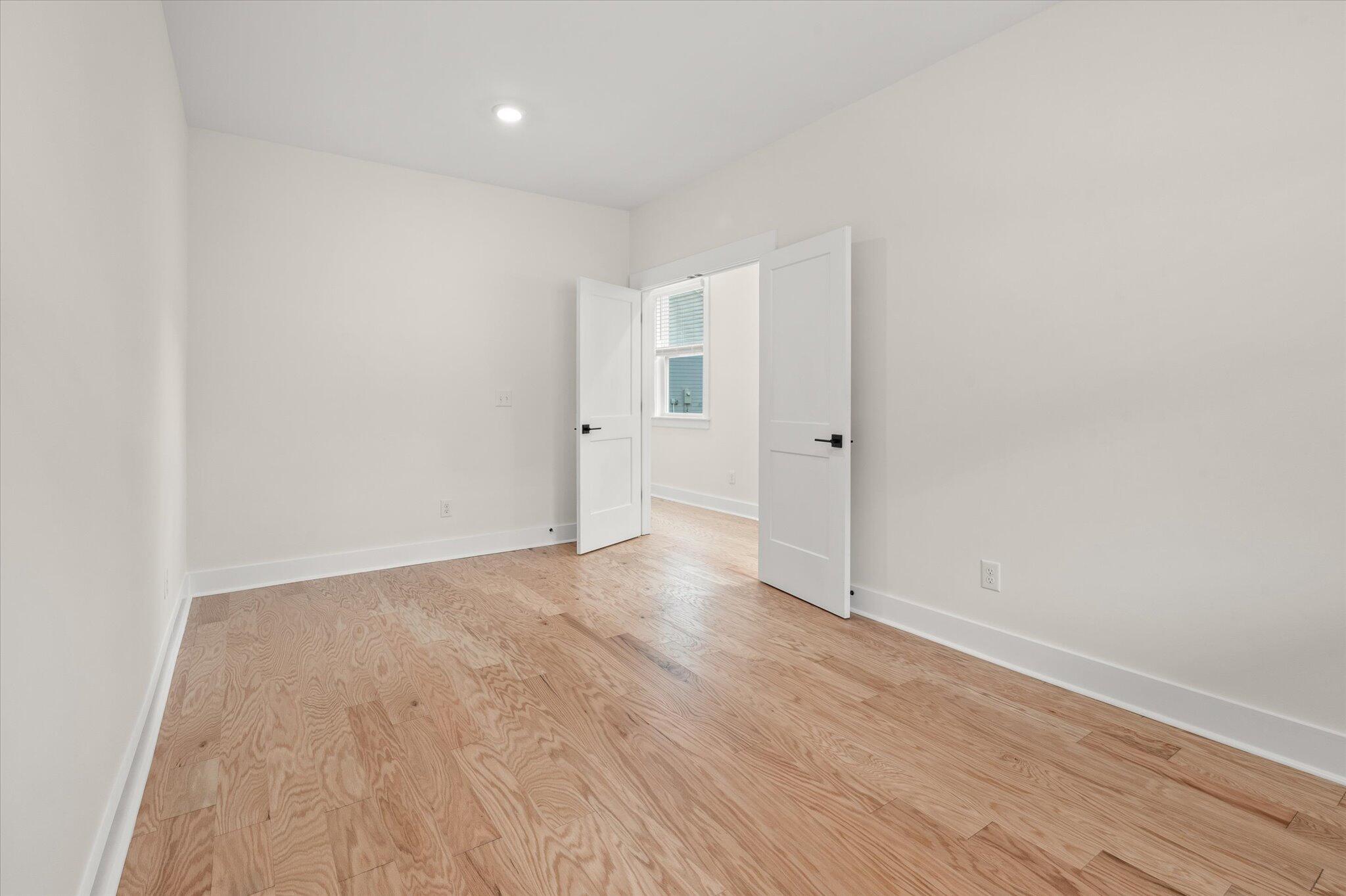Photo 8 of 21 of 463 Waring Street house