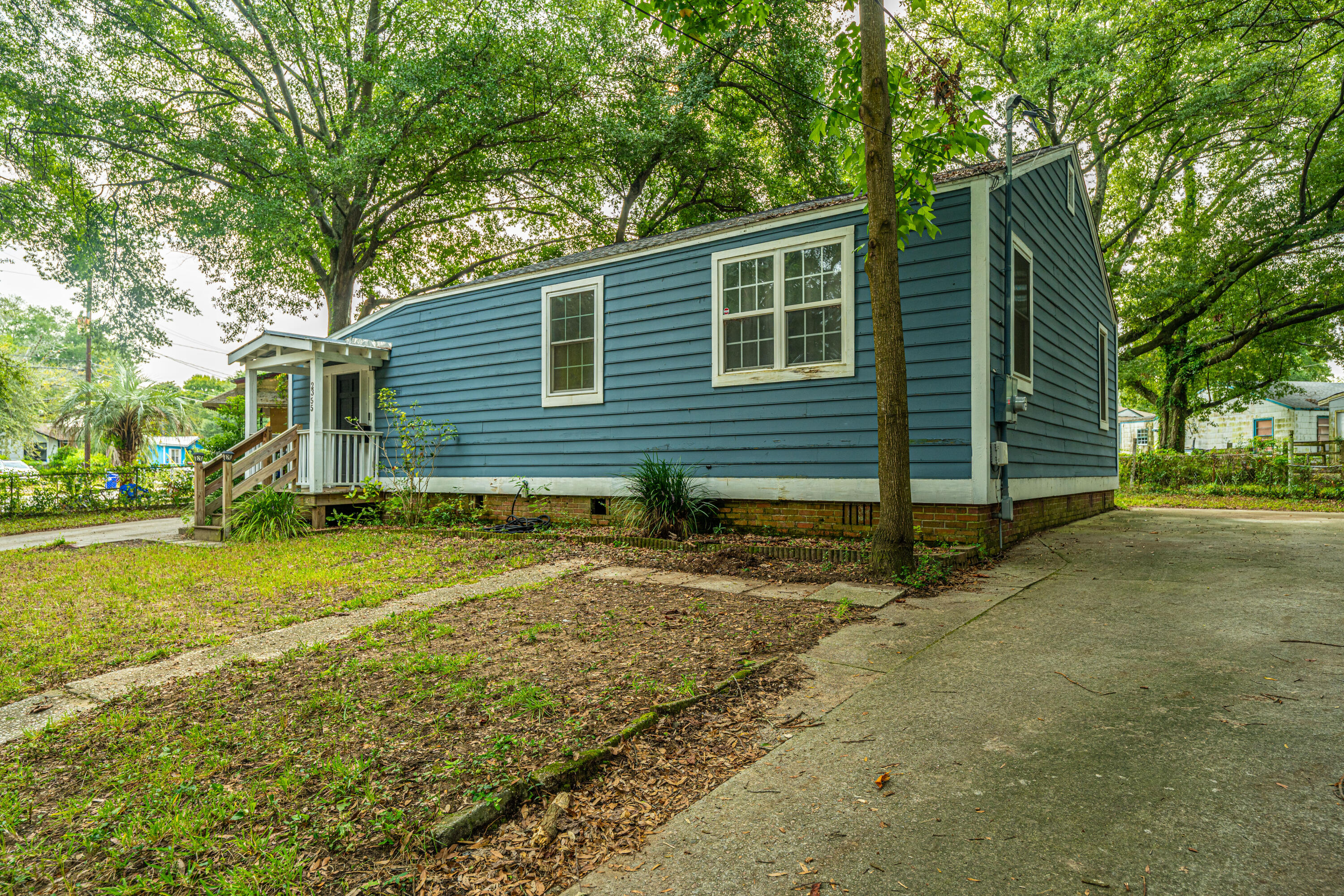 2355 Cambridge Avenue