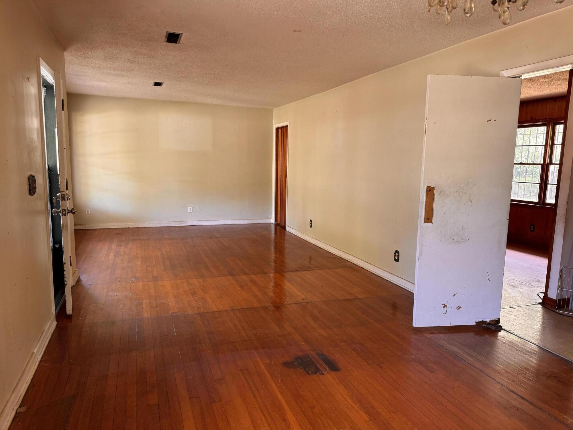 1106 Barrett Road