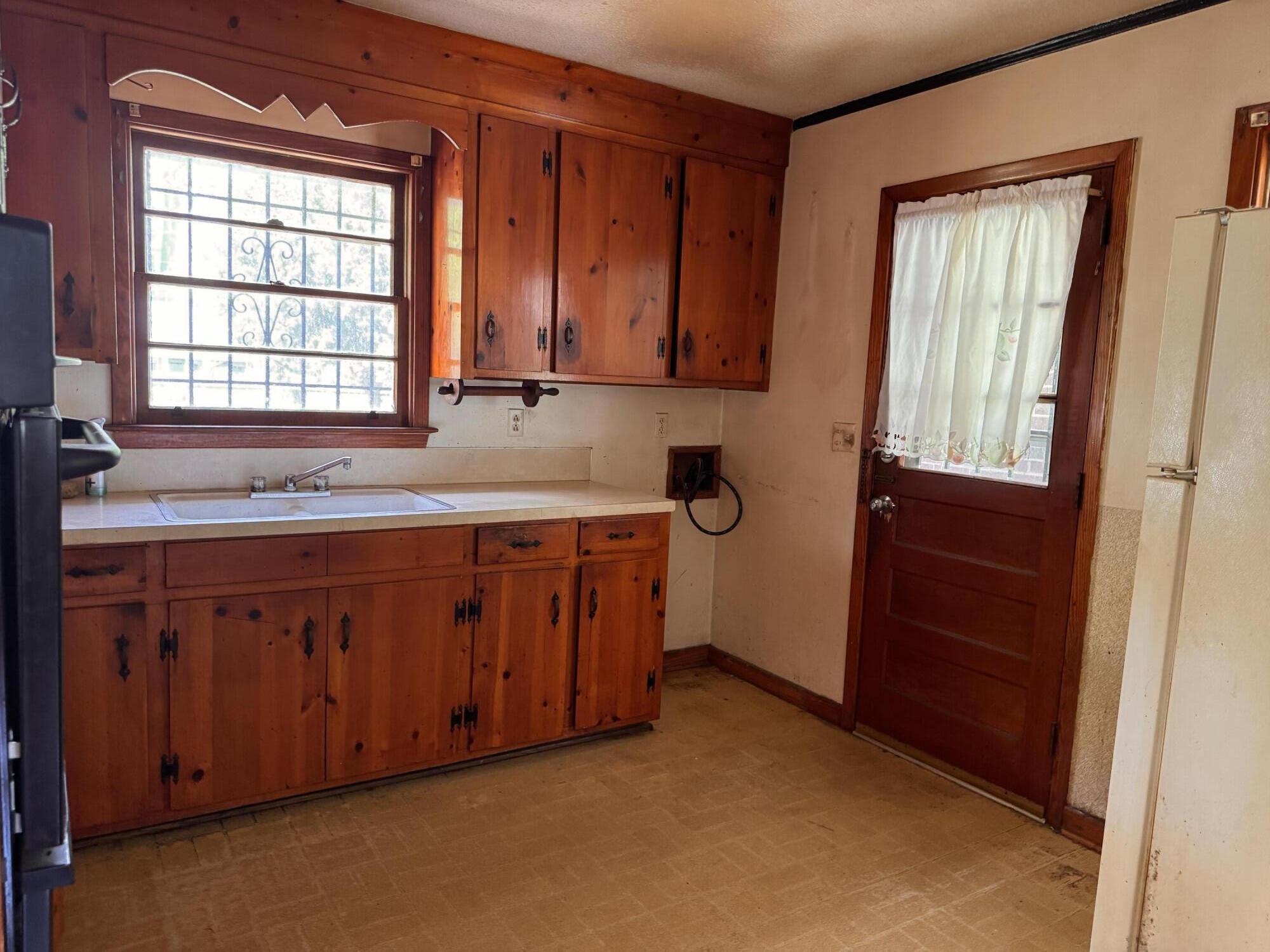 1106 Barrett Road