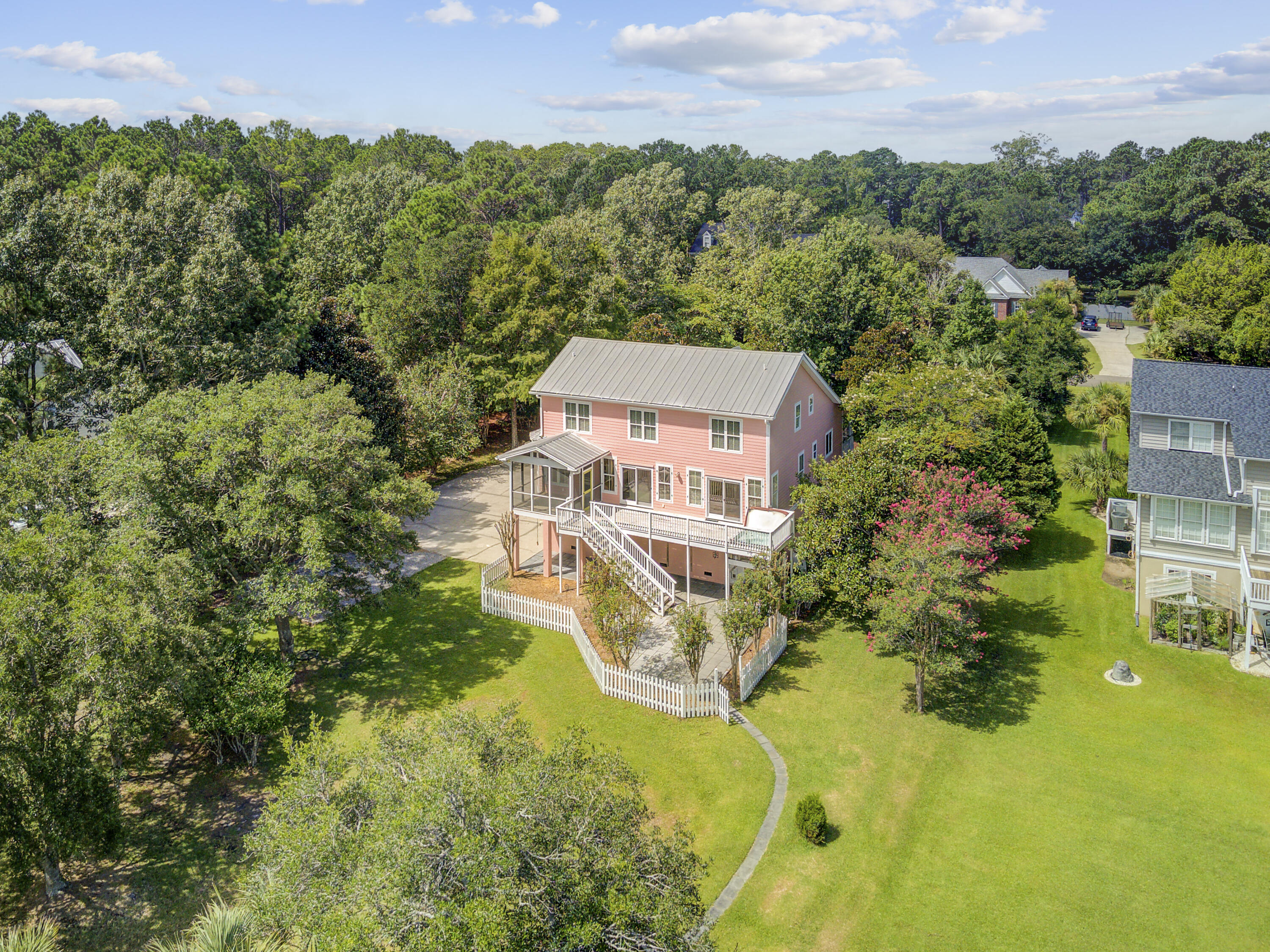 470 Commonwealth Road