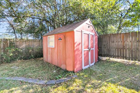 A home in North Charleston