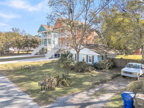 A home in North Charleston