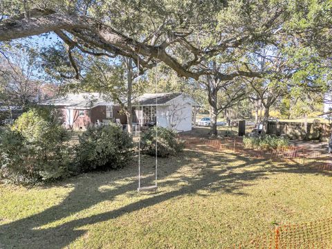 A home in North Charleston