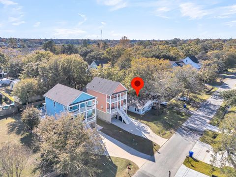 A home in North Charleston