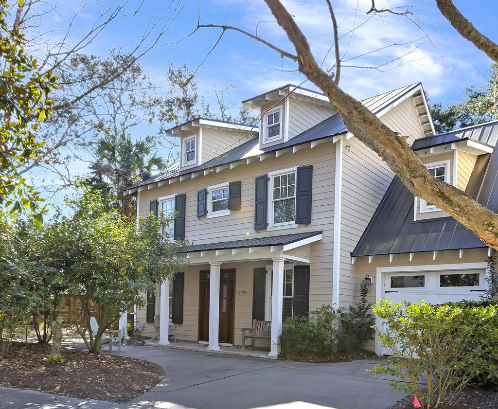 Photo of 1050 Phillips Park Drive, Mount Pleasant, SC 29464 (MLS # 26011881)