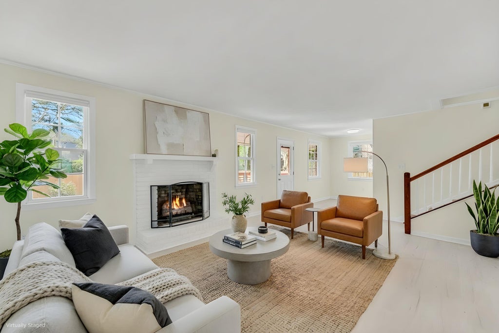 Photo of 621 Fort Johnson Road, Charleston, SC 29412 (MLS # 26025659)