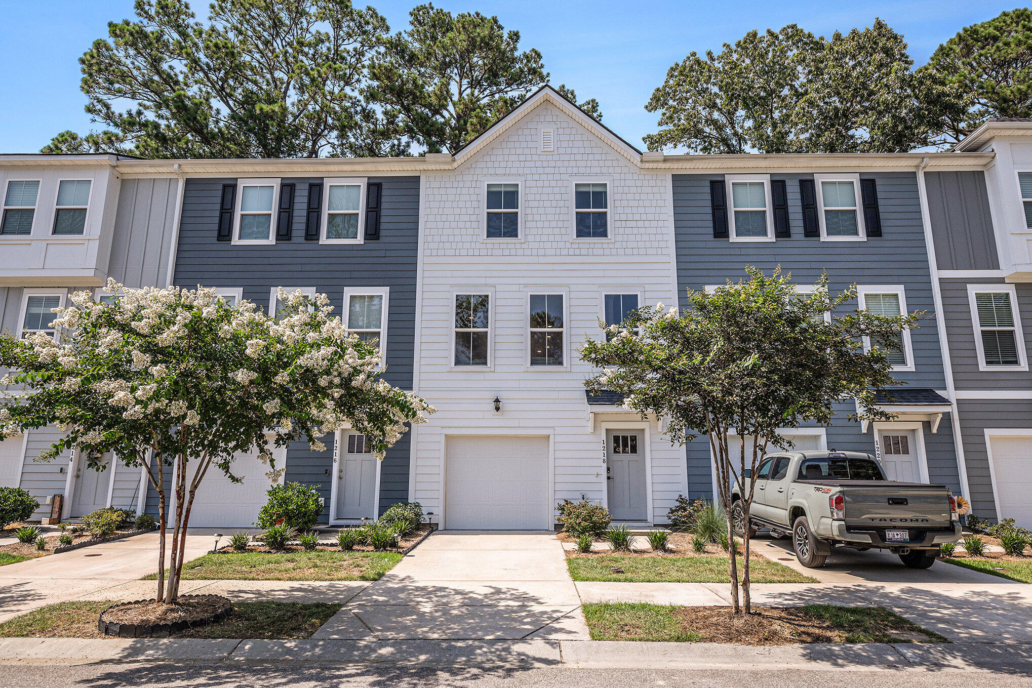 1218 Tice Lane