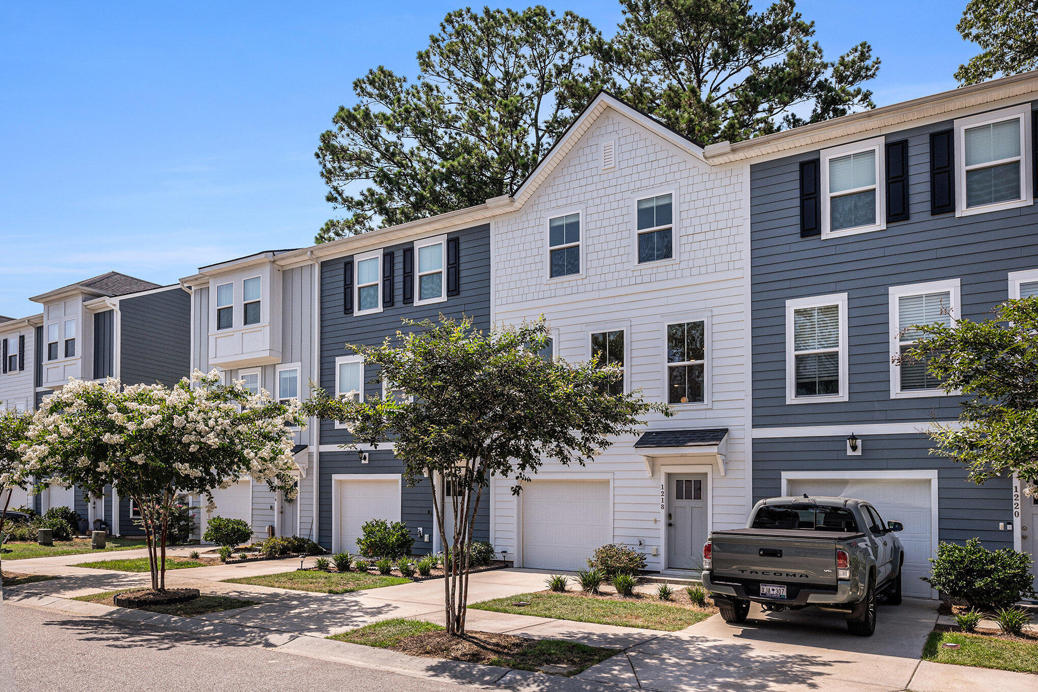1218 Tice Lane