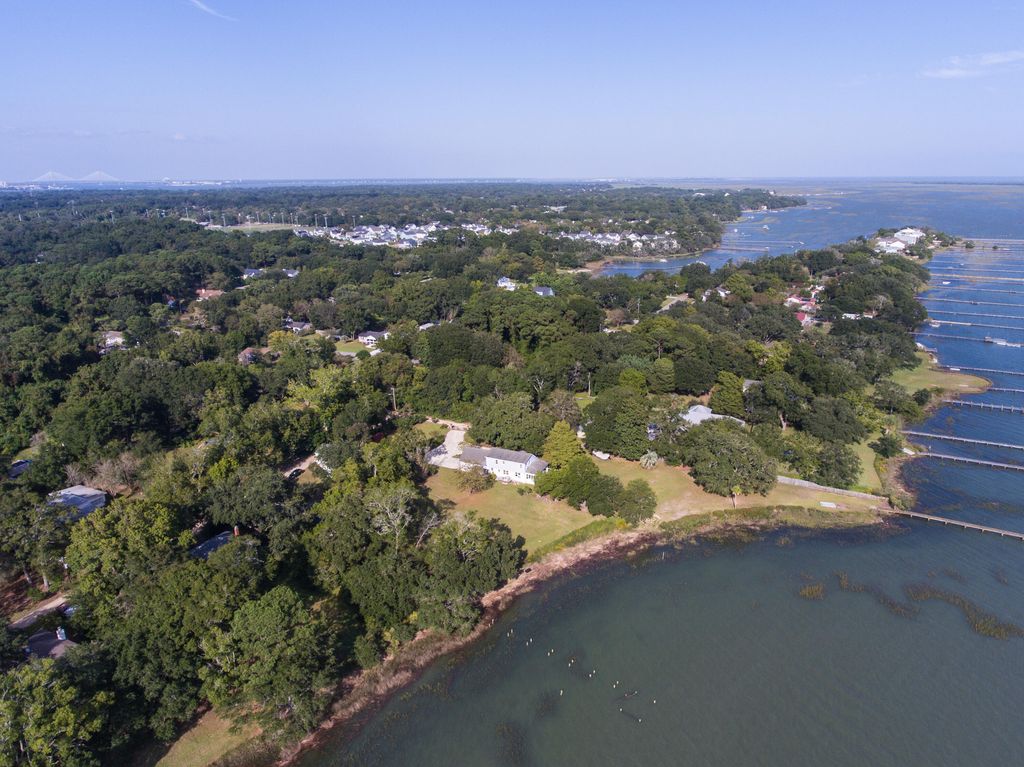 Photo of 1135 Cottage Road, Charleston, SC 29412 (MLS # 25026908)