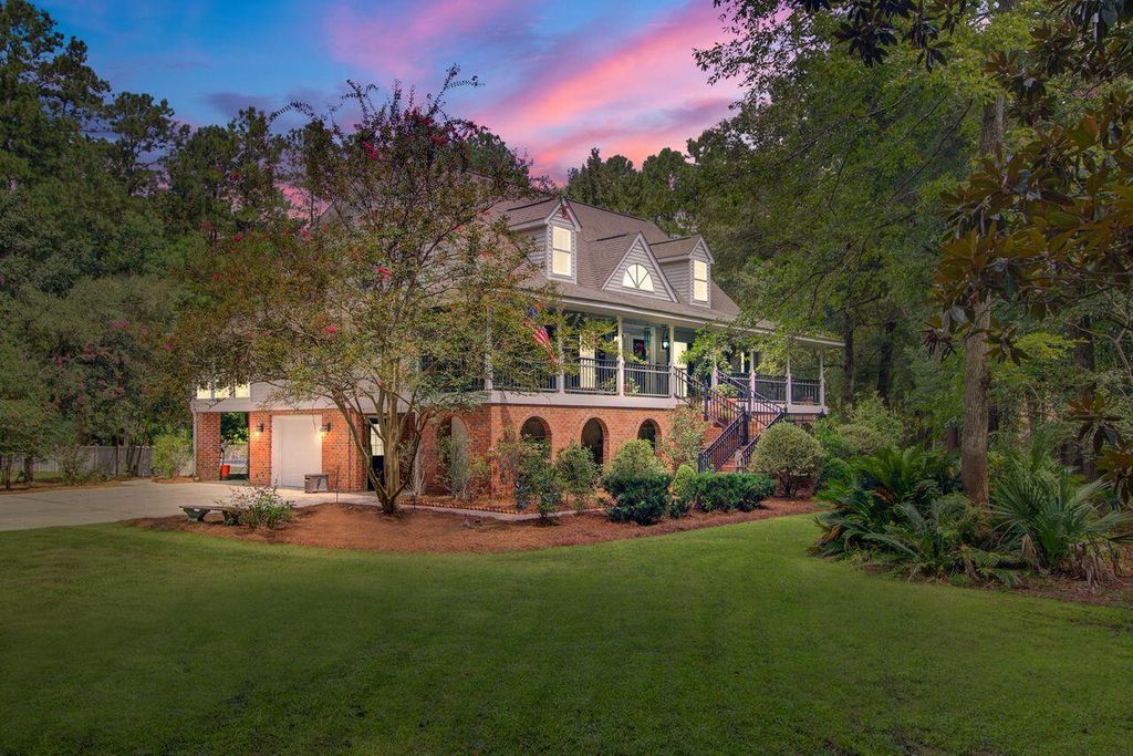 Photo of 123 Pelzer Drive, Summerville, SC 29485 (MLS # 25022726)