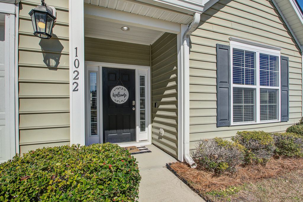 Photo of 1022 Bridlewood Farms Parkway, Ridgeville, SC 29472 (MLS # 26005418)