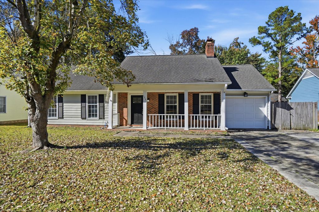 Photo of 122 Towne Square Road, Summerville, SC 29485 (MLS # 25030187)