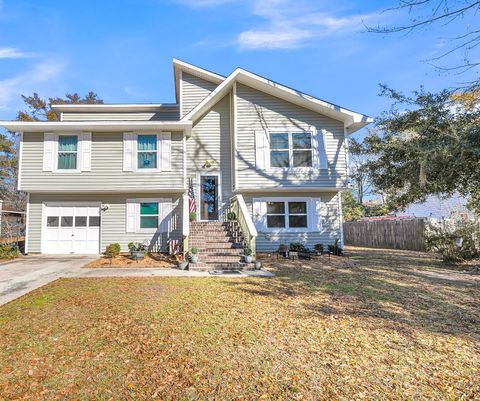 A home in North Charleston