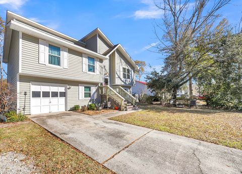 A home in North Charleston