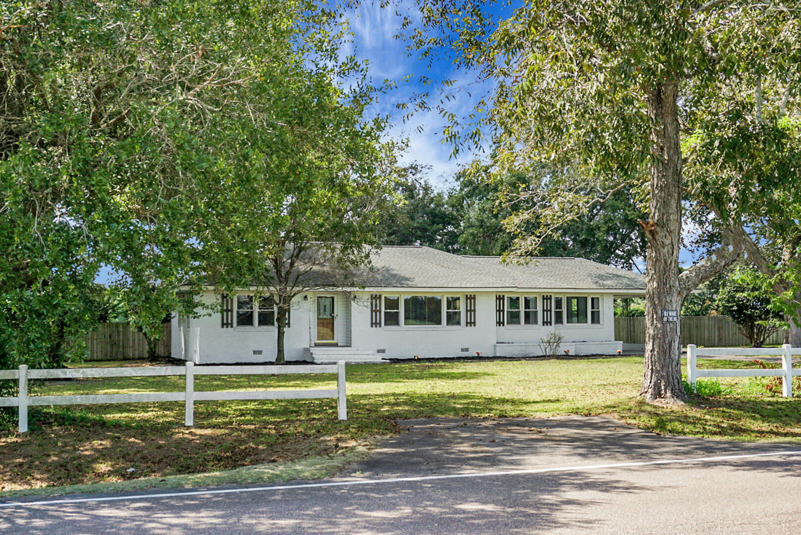 1758 Mendel Rivers Road