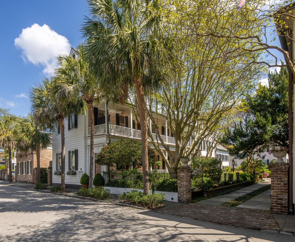 Photo of 54 King Street, Charleston, SC 29401 (MLS # 26009066)
