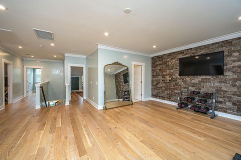 listing image 50
