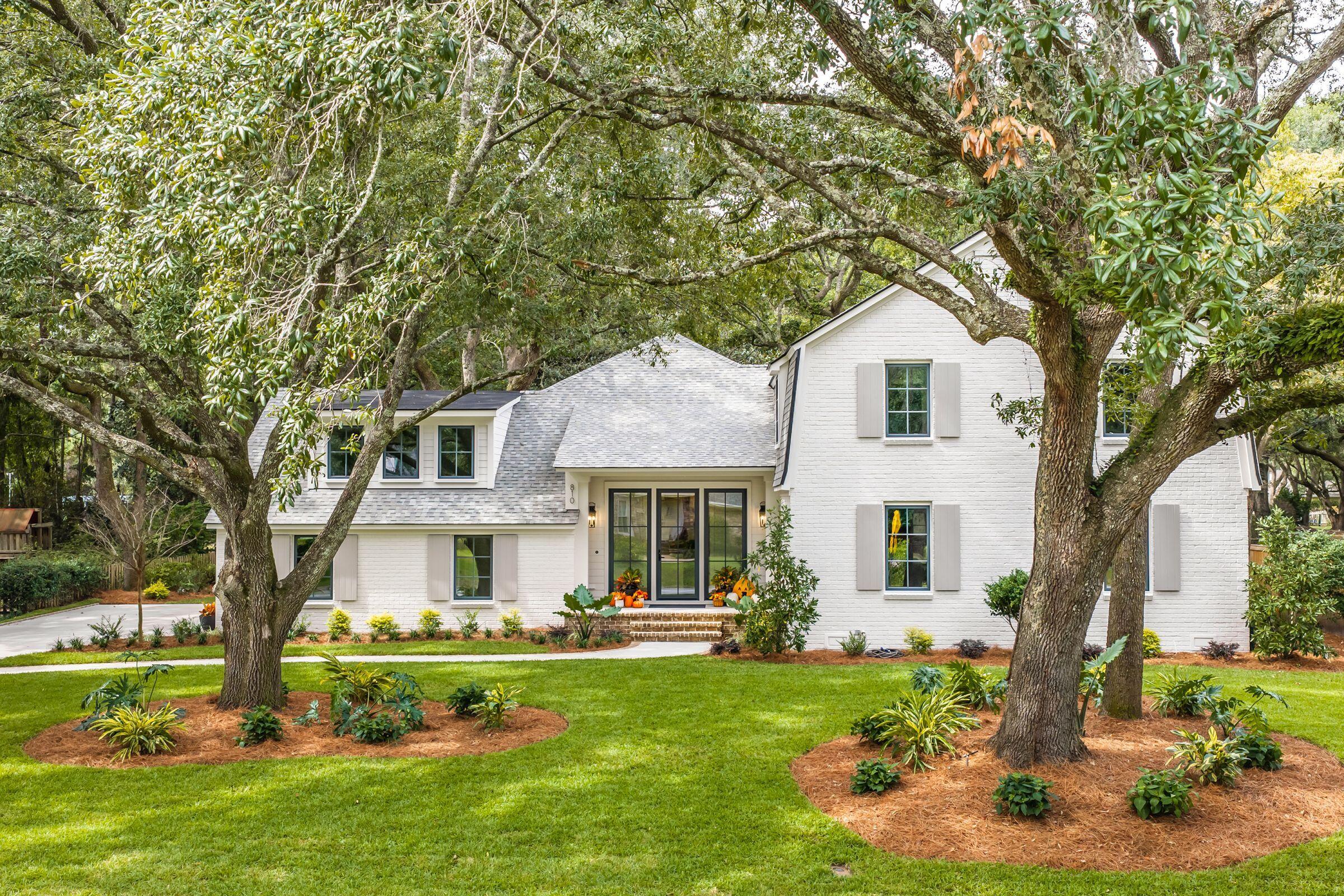 810 Creekside Drive